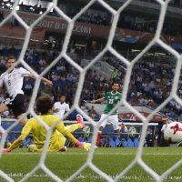 Goretzka zabija pokraj Ochoe