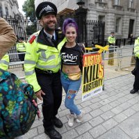 Prosvjed protiv vlade Therese May