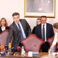 Premijer Plenković na sastanku sa županima u Požegi