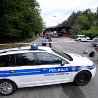 Očevid na zgarištu sportske dvorane Jelenovac dan nakon požara