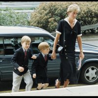 Princeza Diana sa sinovima Williamom i Harryjem
