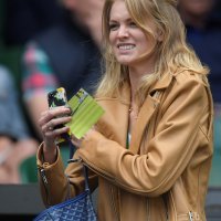 Abby Dixon, djevojka Querreyja