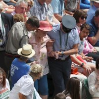 Gospođi pozlilo u publici za vrijeme meča