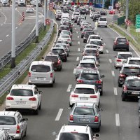 Kolona vozila pred naplatnom postajom Lučko