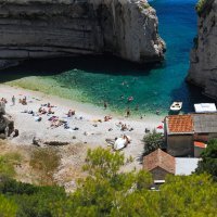 Stiniva, Vis