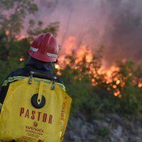 U Bilicama pokraj Šibenika veliki požar u blizini autoceste Zagreb - Split