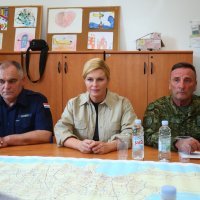 Nakon jučerasnjeg velikog požara u okolici Splita, predsjednica Kolinda Grabar Kitarović posjetila je DUZS centar 112 u Splitu