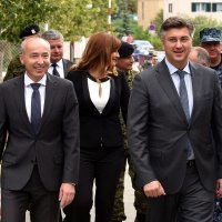 Andrej Plenković i Damir Krstičević na otvorenju vojarne u Sinju