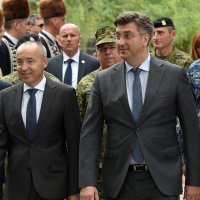 Andrej Plenković i Damir Krstičević na otvorenju vojarne u Sinju