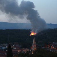 Požar na Hvaru, gori odlagalište smeća, nad gradom se širi dim