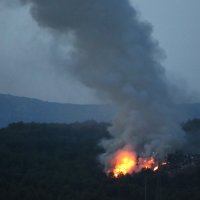 Požar na Hvaru, gori odlagalište smeća, nad gradom se širi dim