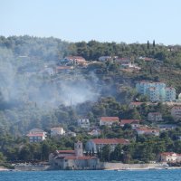 Na Čiovu izbio požar, vatra se približila kućama
