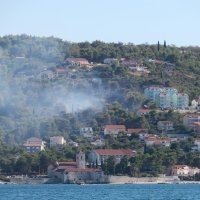 Na Čiovu izbio požar, vatra se približila kućama