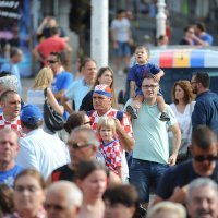 Hrvatski navijači na Trgu bana Jelačića (2)