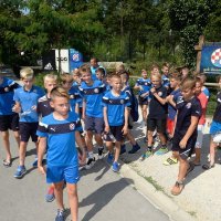 Druženje igrača Dinama s navijačima ispred nastambe lavova u ZOO-u (4)