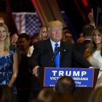 Ivanka, Donald i Melania Trump