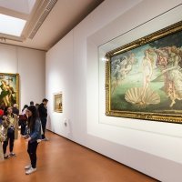 Turisti ispred 'Rođenja Venere'