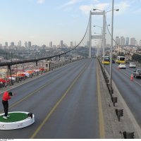 Tiger Woods na otvaranju Bosporskog mosta