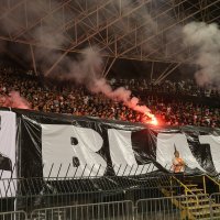 Odavanje počasti navijači