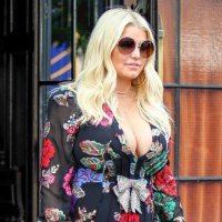 Jessica Simpson u cvjetnoj Gucci haljini