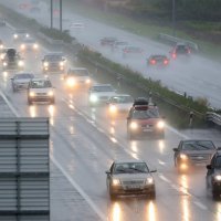 Zbog smjene turista i obilne kiše, na autocesti se stvaraju kolone