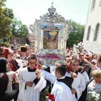 Sinj: Tisuće vjernika na misnom slavlju za blagdan Velike Gospe