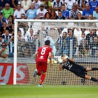 Juventus (Gianluigi Buffon) - Cagliari (Diego Farias)