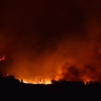 Vatrogasci se bore sa požarom na Promini tijekom noći