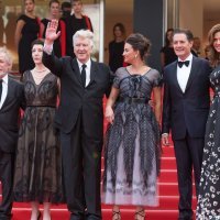 David Lynch sa suprugom i Kyleom MacLachlanom u Cannesu 2017.