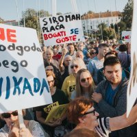 Prosvjed protiv uvođenja poreza na nekretnine u Osijeku