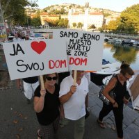 Prosvjed građana protiv poreza na nekretnine