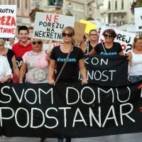 Prosvjed građana protiv poreza na nekretnine
