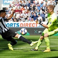 Newcastle United (Ayoze Perez) - West Ham United (Joe Hart)