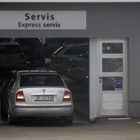 Auto salon u kojem se jučer dogodilo razbojništvo