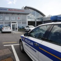 Auto salon u kojem se jučer dogodilo razbojništvo
