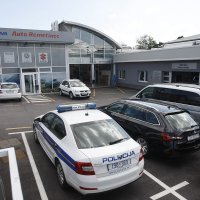 Auto salon u kojem se jučer dogodilo razbojništvo