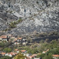 Kolinda Grabar Kitarović i ministar Damir Krstičević obišli su požarište na planini Promini