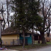 Ploča HOS-a u Jasenovcu