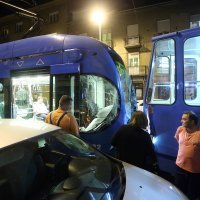 Sudar dva tramvaja i osobnog automobila u Tratinskoj ulici