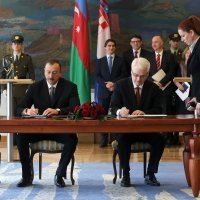 Predsjednik Azerbajdžana u Zagrebu 2013. s predsjednikom RH Ivom Josipovićem
