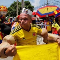 Kolumbijski navijač kao Popaj (1)