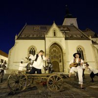 Obilazak sa kostimiranim glumcima po Gornjem gradu pod imenom Tajne Griča