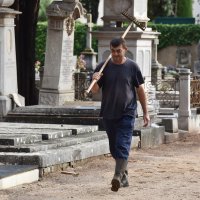 Radnici saniraju štetu na zadarskom gradskom groblju