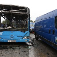 U Strugama na okretištu u potpunosti izgorio ZET-ov autobus