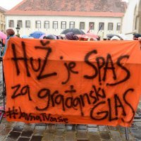 Prosvjed ispred zgrade Hrvatskog sabora povodom ukidanja emisije HTV-a