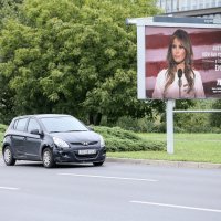 Plakati s Melanijom Trump