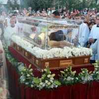 Split: Mnoštvo građana dočekalo neraspadnuto tijelo Leopolda Bogdana Mandića