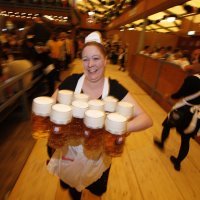 Konobarica na Oktoberfestu