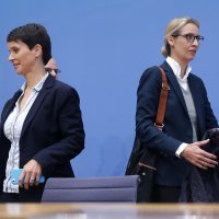 Frauke Petry napustila AFD usred tiskovne konferencije