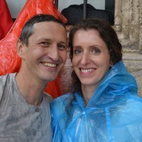 Velike količine kiše poplavile su Stradun, što je turist iz Češke, Zbynek Pela, iskoristio za plivanje.